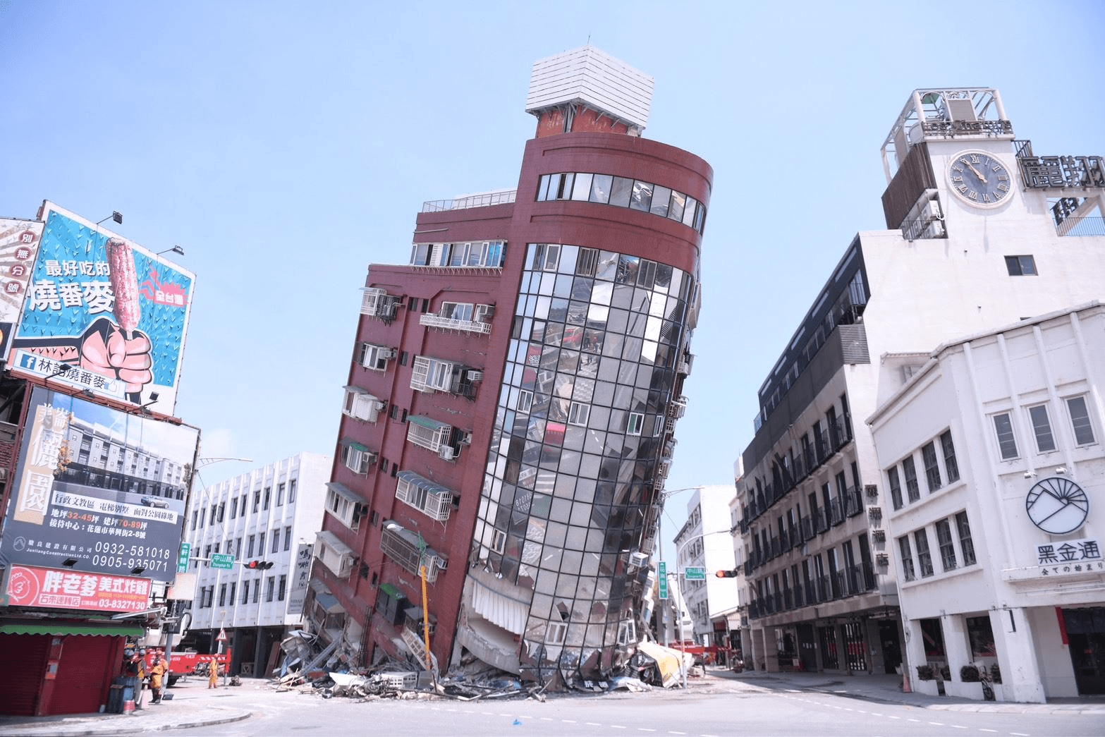 An image of soft-story building collapsing due to earthquake